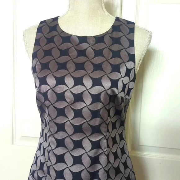 Michael Kors Sleeveless Mini Pinwheel Navy and Silver Metallic Dress - Picture 2 of 5